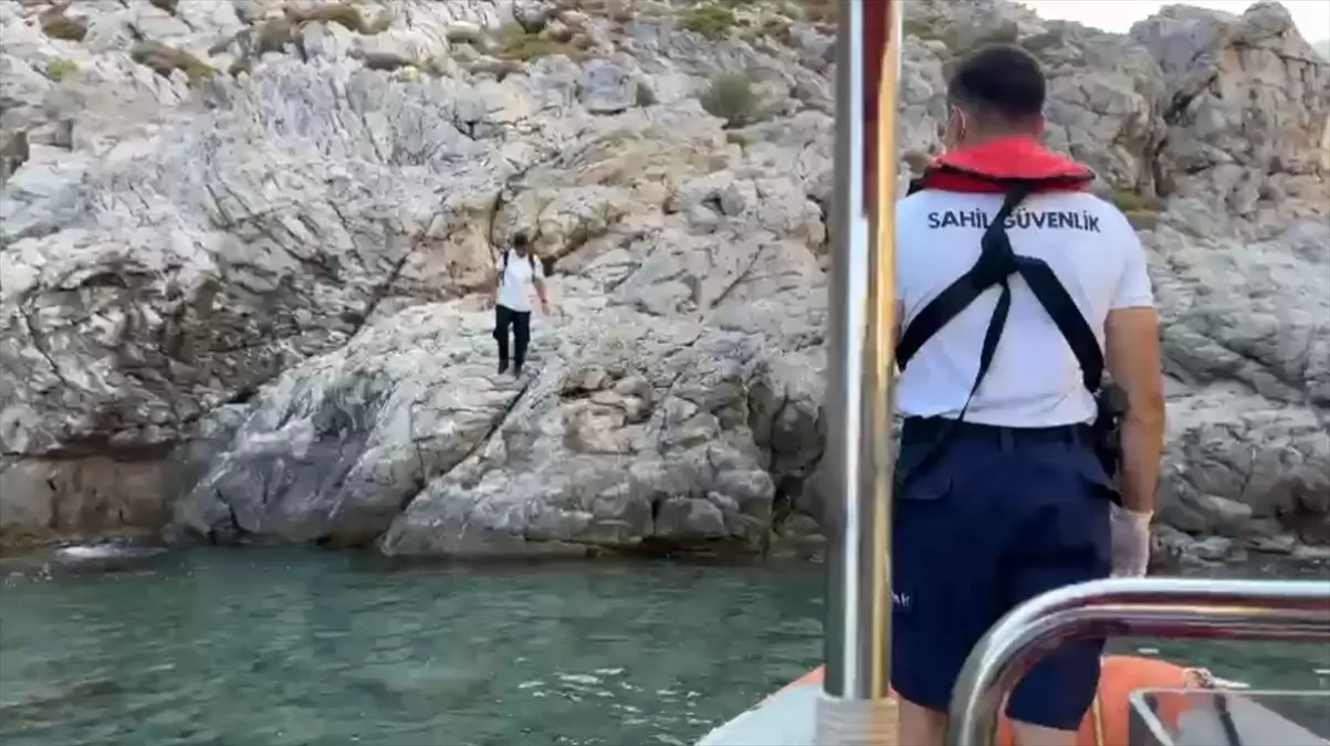 Muğla’da 32 düzensiz göçmen kurtarıldı, 48 göçmen yakalandı