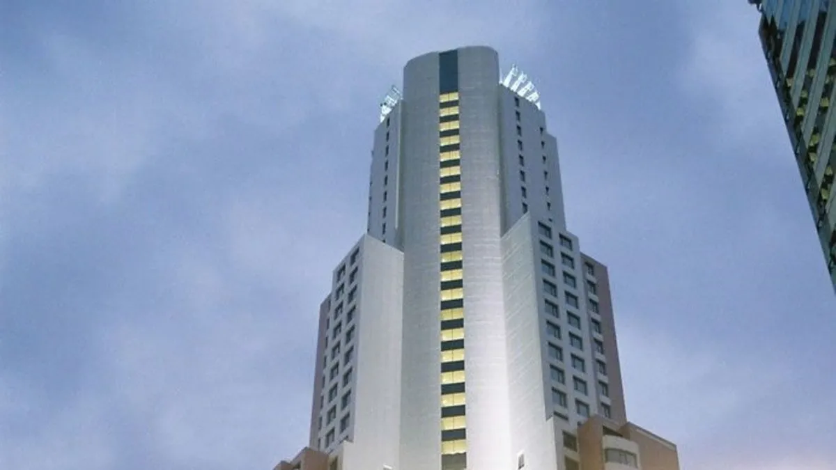 Pişkin kiracının kira oyunu: 3 bin dolarlık rezidansda 8 bin liraya oturuyor, Kendi dairesini 3 bin dolara kiraya verdi!