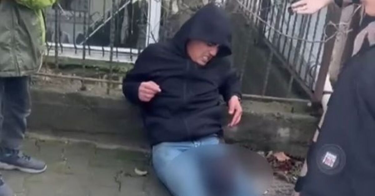 Esenyurt’ta silahlı saldırıya uğradı; yoldan geçenlerden yardım istedi